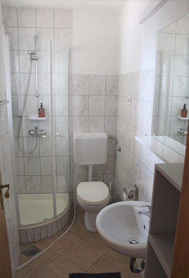 פרימוסטן Apartments Ada מראה חיצוני תמונה
