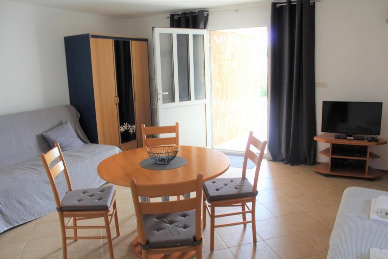פרימוסטן Apartments Ada מראה חיצוני תמונה